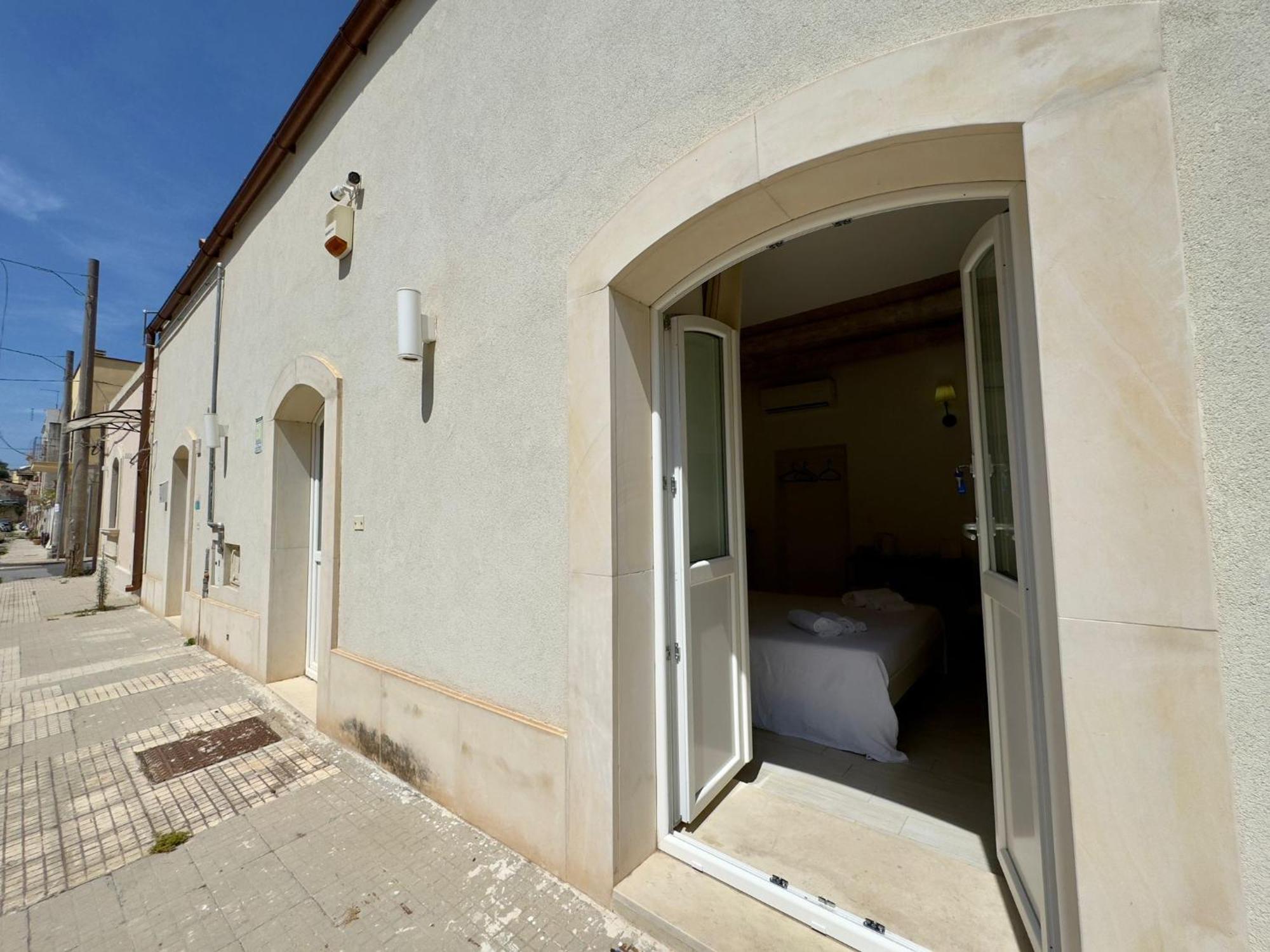 Hotel Re Bafè à Syracuse Extérieur photo