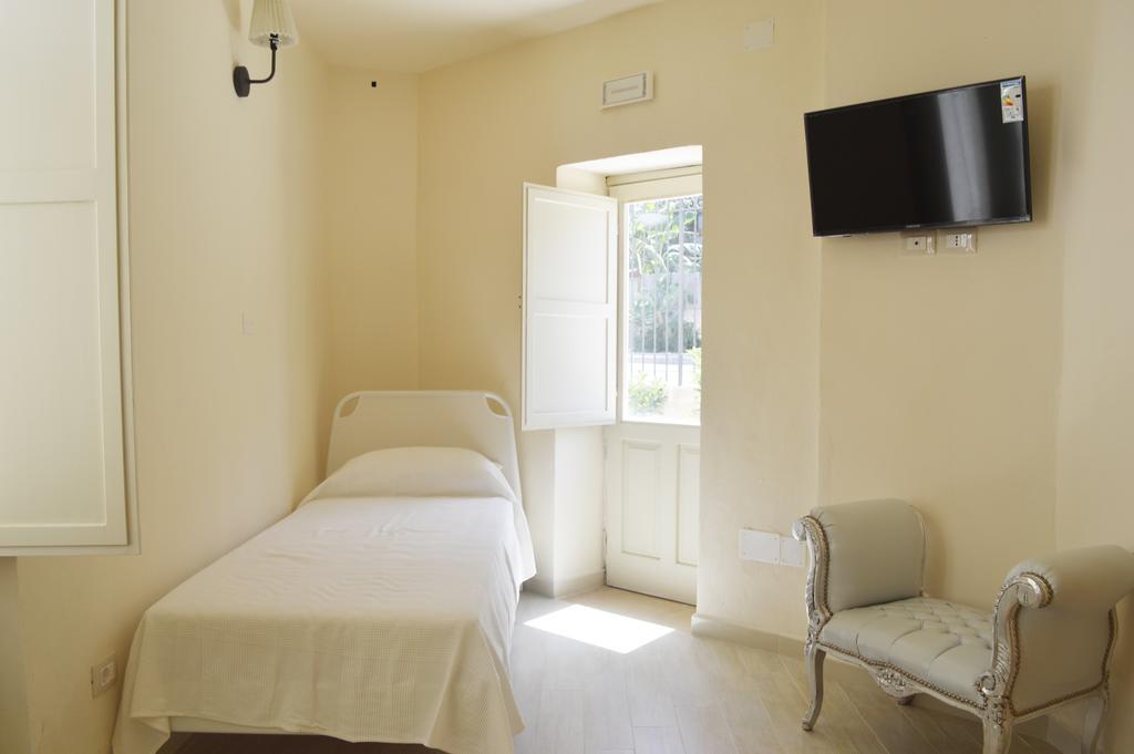 Hotel Re Bafè à Syracuse Extérieur photo