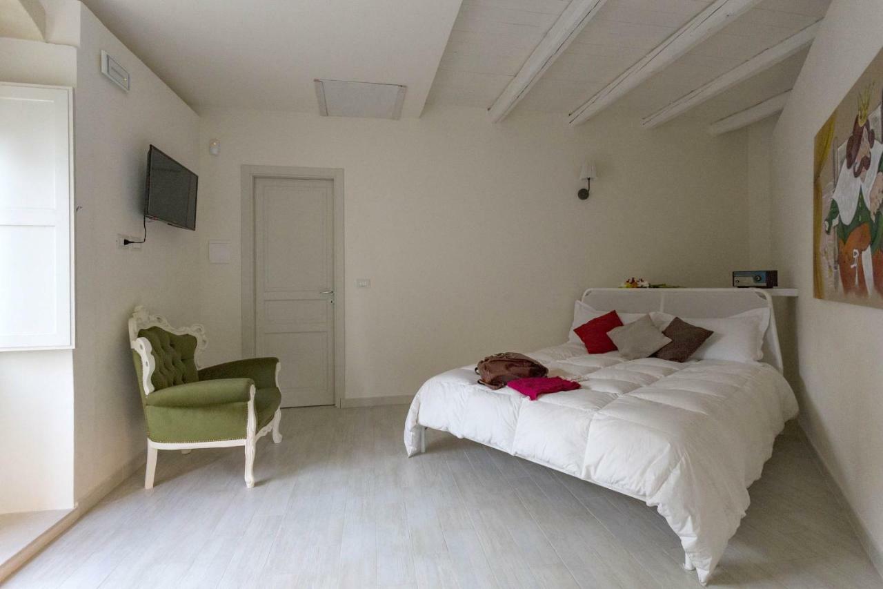 Hotel Re Bafè à Syracuse Extérieur photo